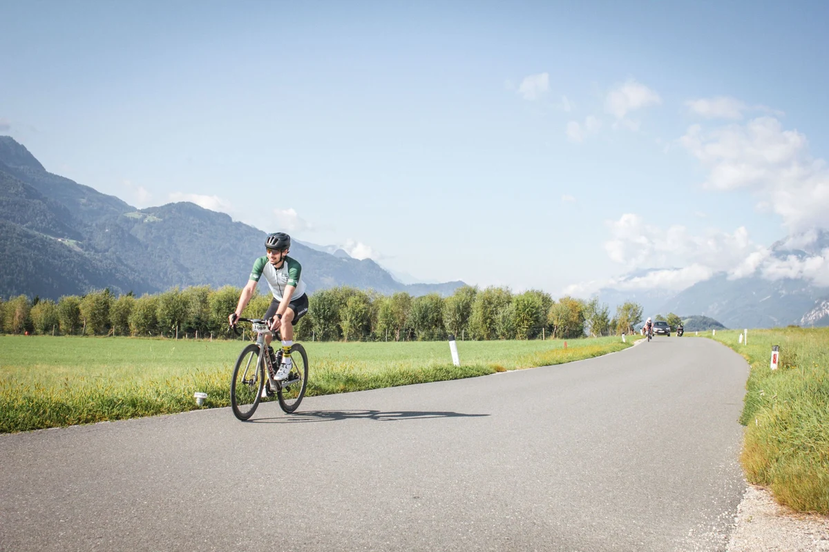 Mann auf Cervelo Rennrad
